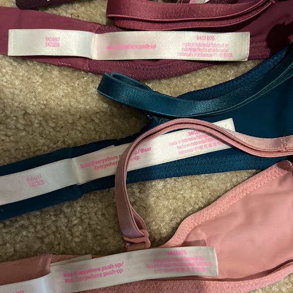 Victoria Secrets Pink Push-up Bras $25 for the bundle / $18 each - Picture 8 of 8